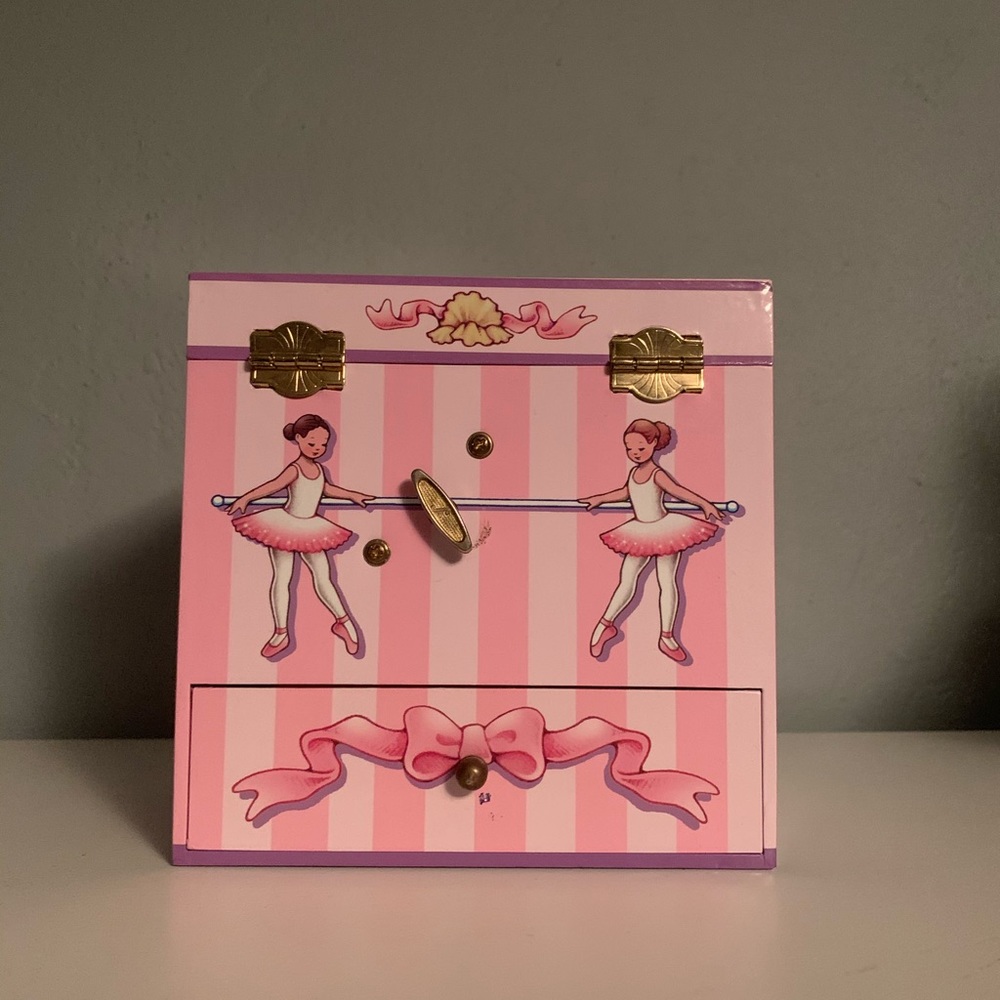 Music Box - Picture 7 of 10